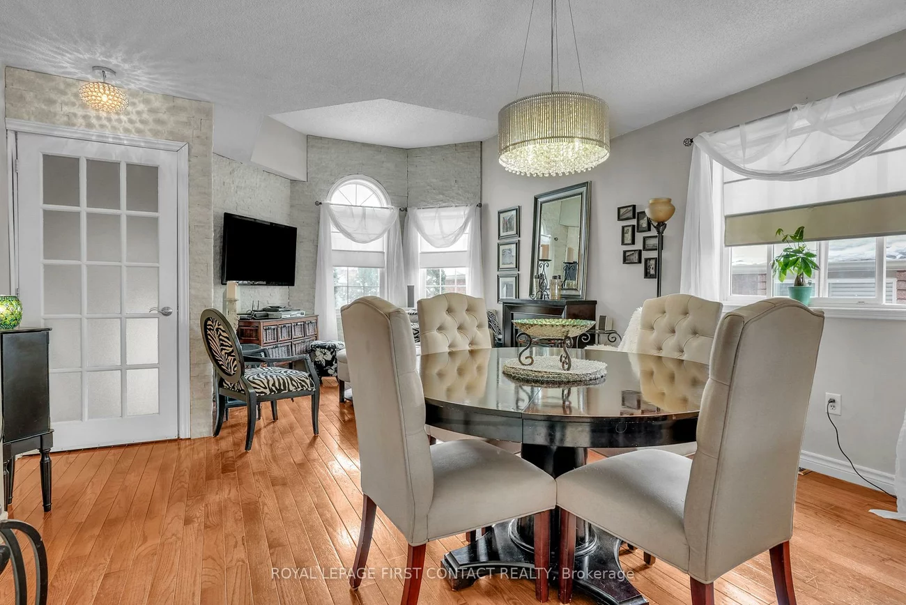 28, Hewitt, Georgian Drive, Barrie