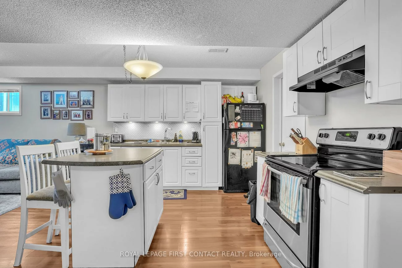 28, Hewitt, Georgian Drive, Barrie