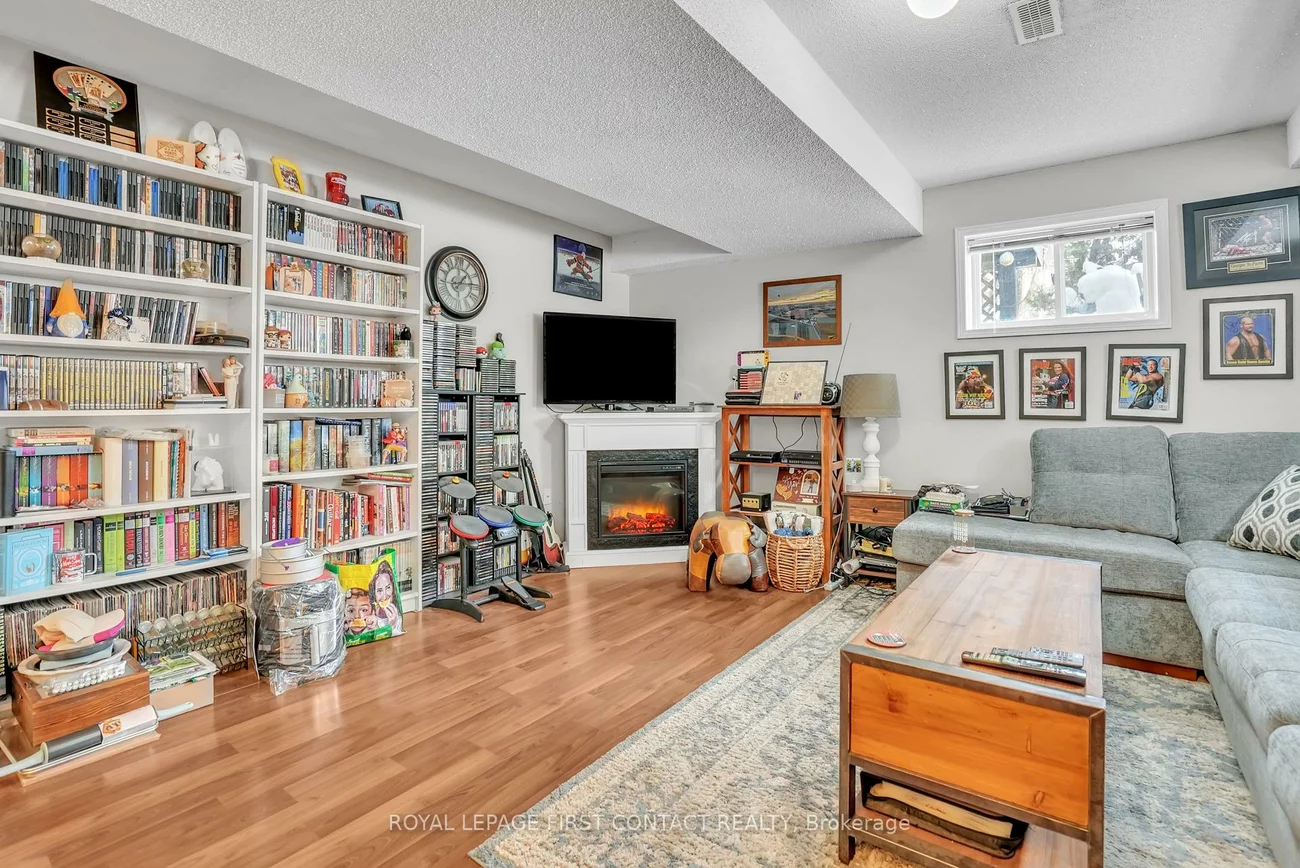 28, Hewitt, Georgian Drive, Barrie