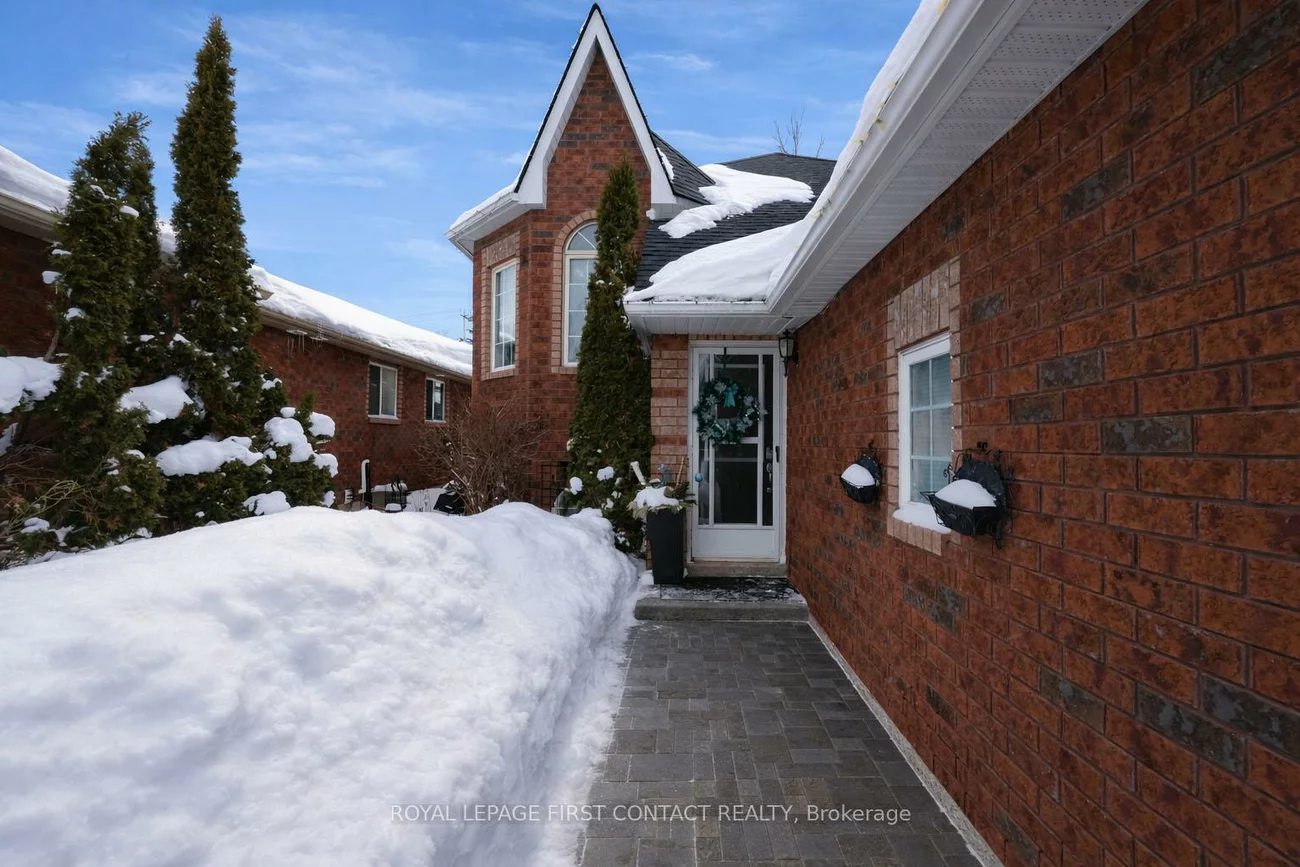 28, Hewitt, Georgian Drive, Barrie
