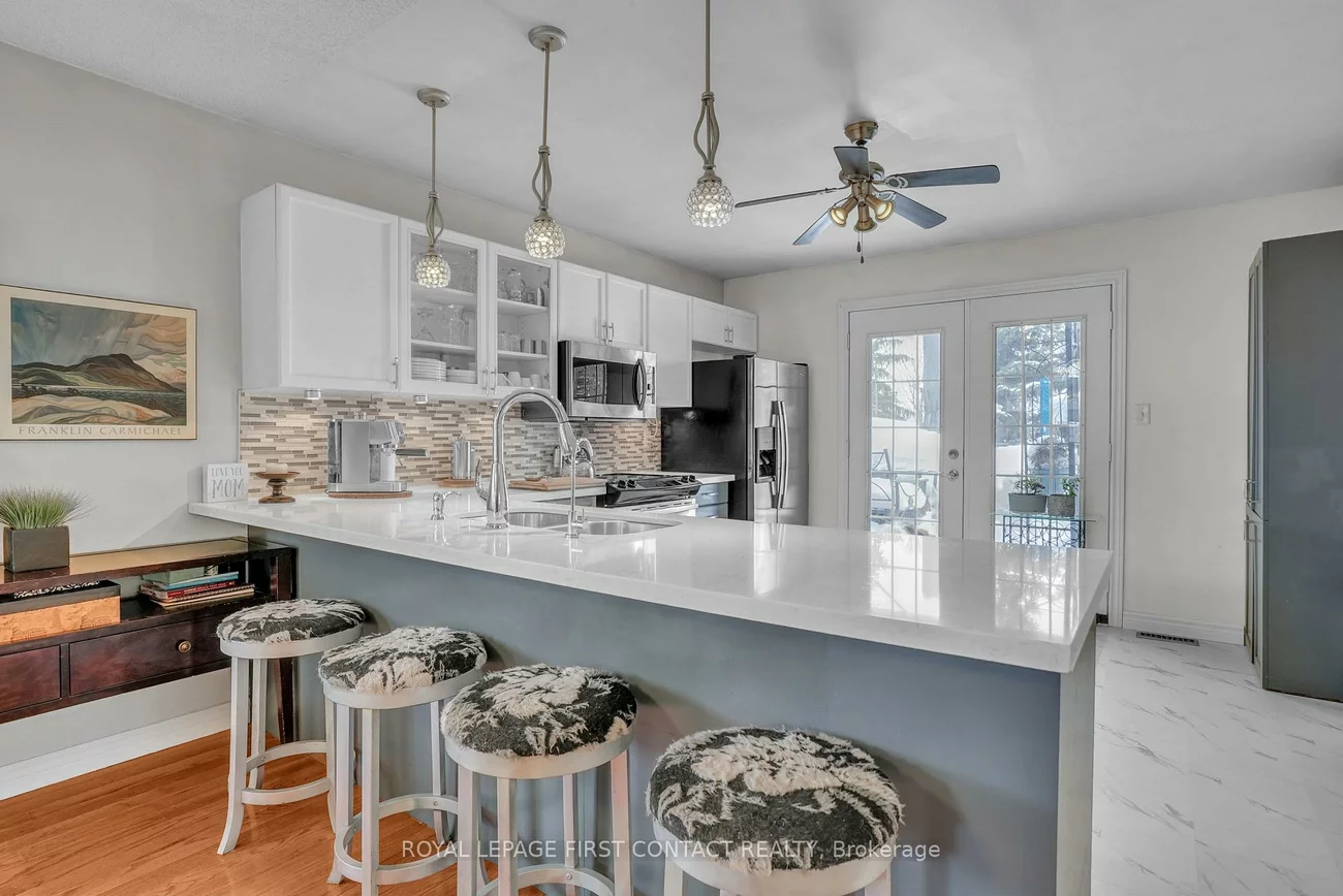 28, Hewitt, Georgian Drive, Barrie