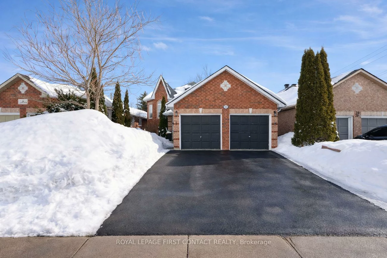 28, Hewitt, Georgian Drive, Barrie