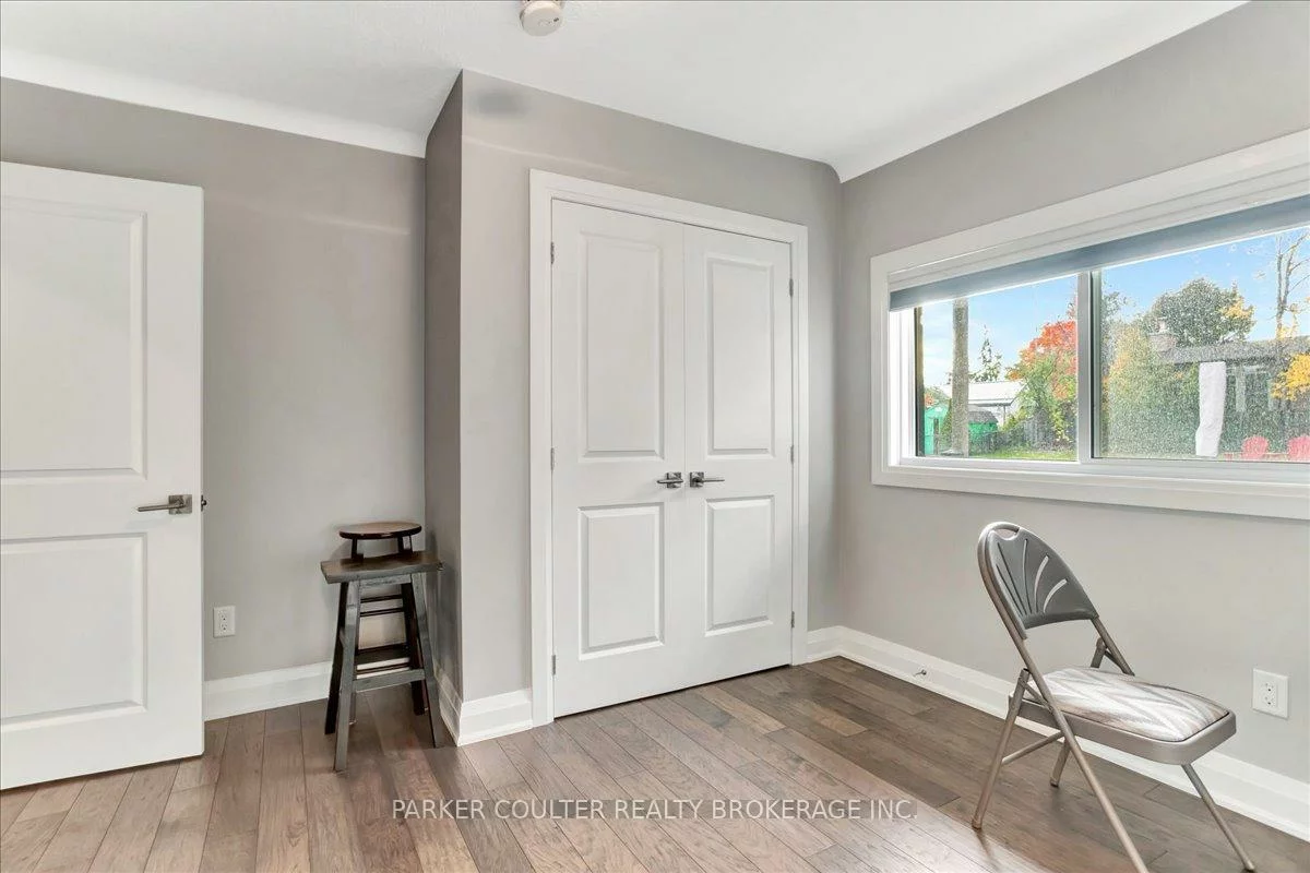 88, Cook, Codrington, Barrie