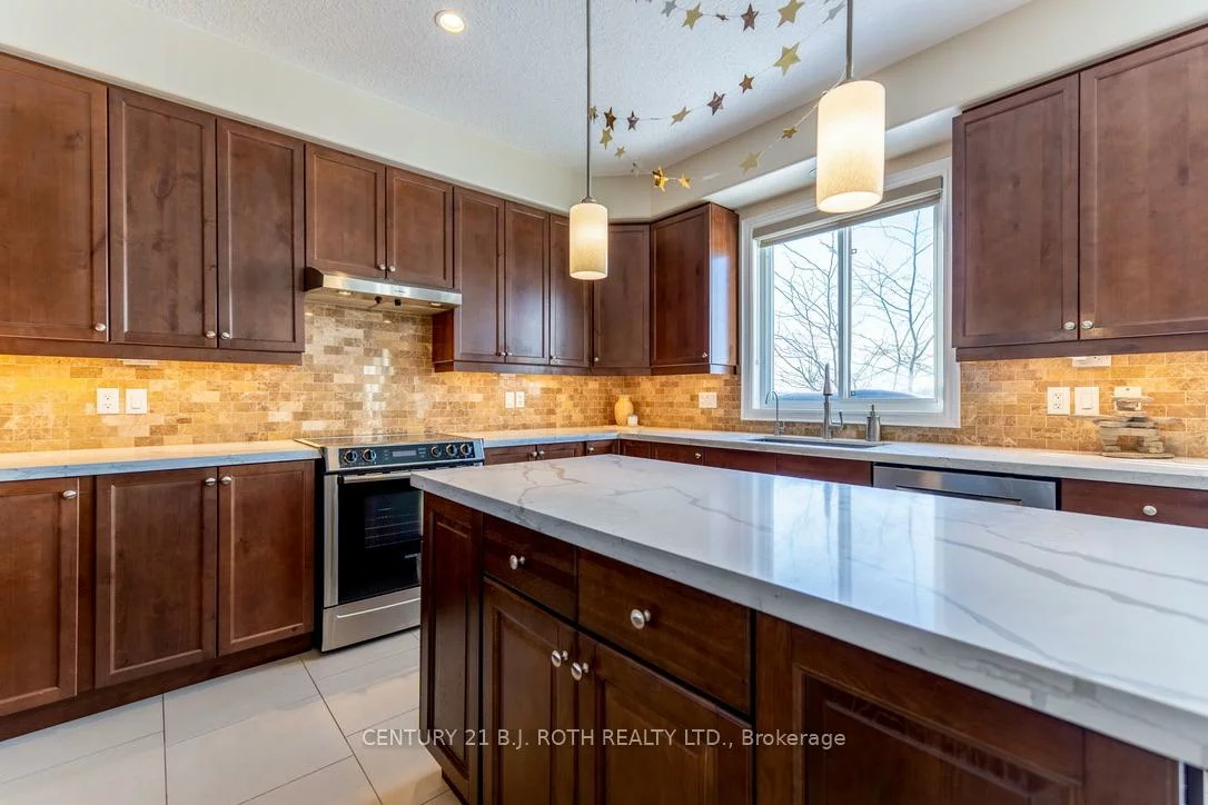 137, Jewel House, Innis-Shore, Barrie