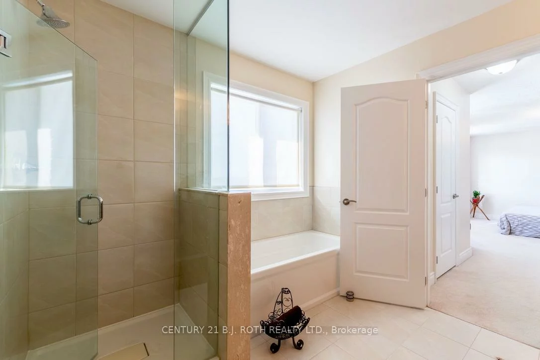 137, Jewel House, Innis-Shore, Barrie