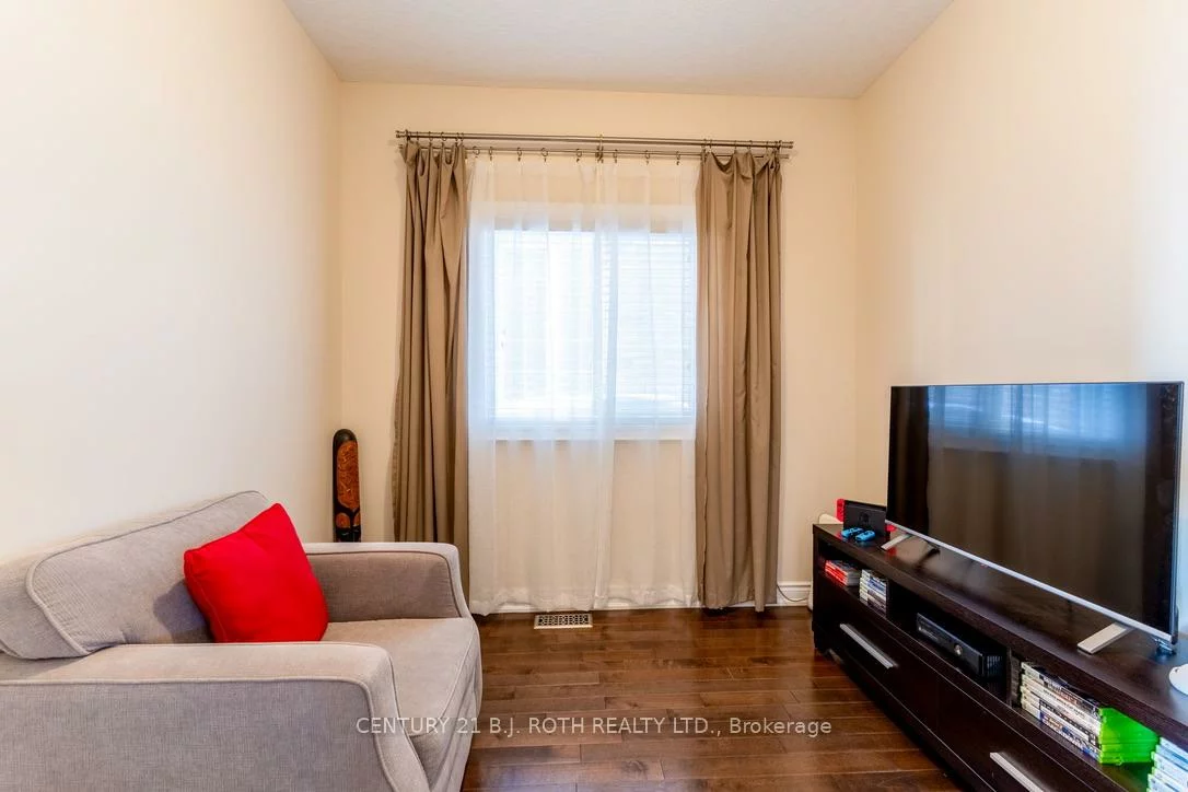 137, Jewel House, Innis-Shore, Barrie