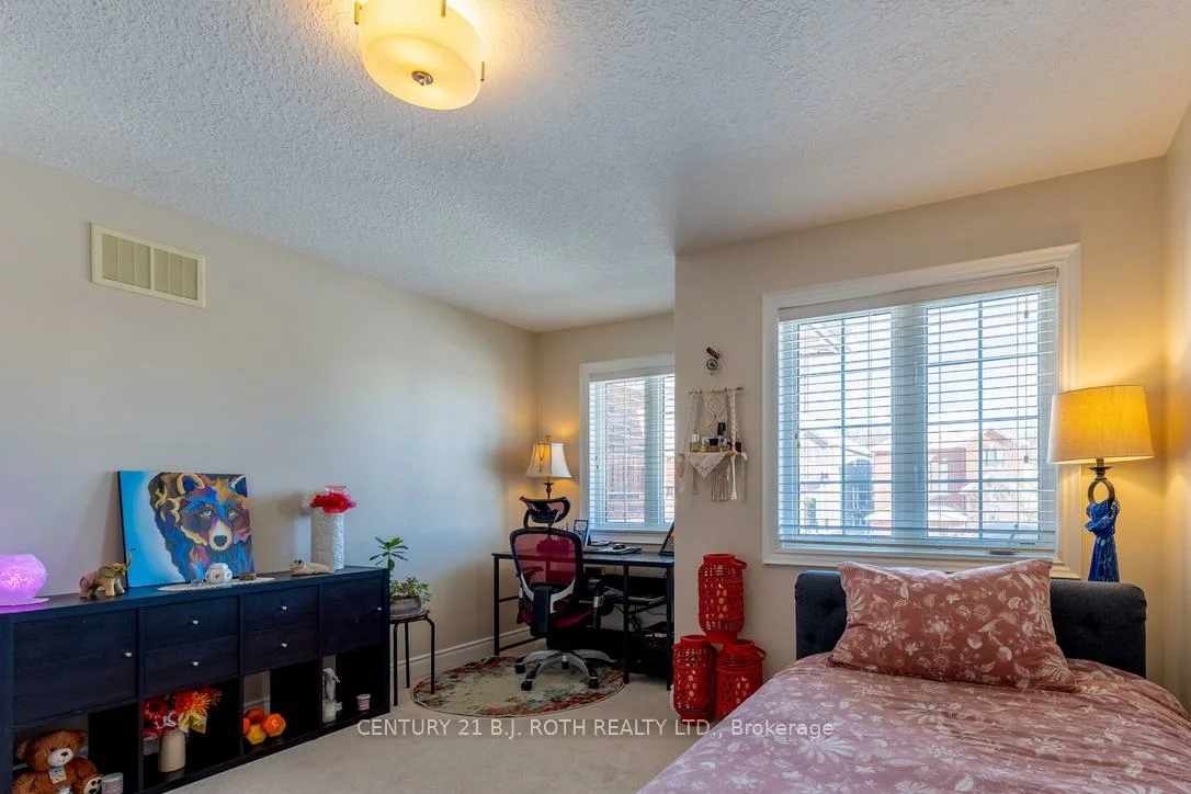 137, Jewel House, Innis-Shore, Barrie