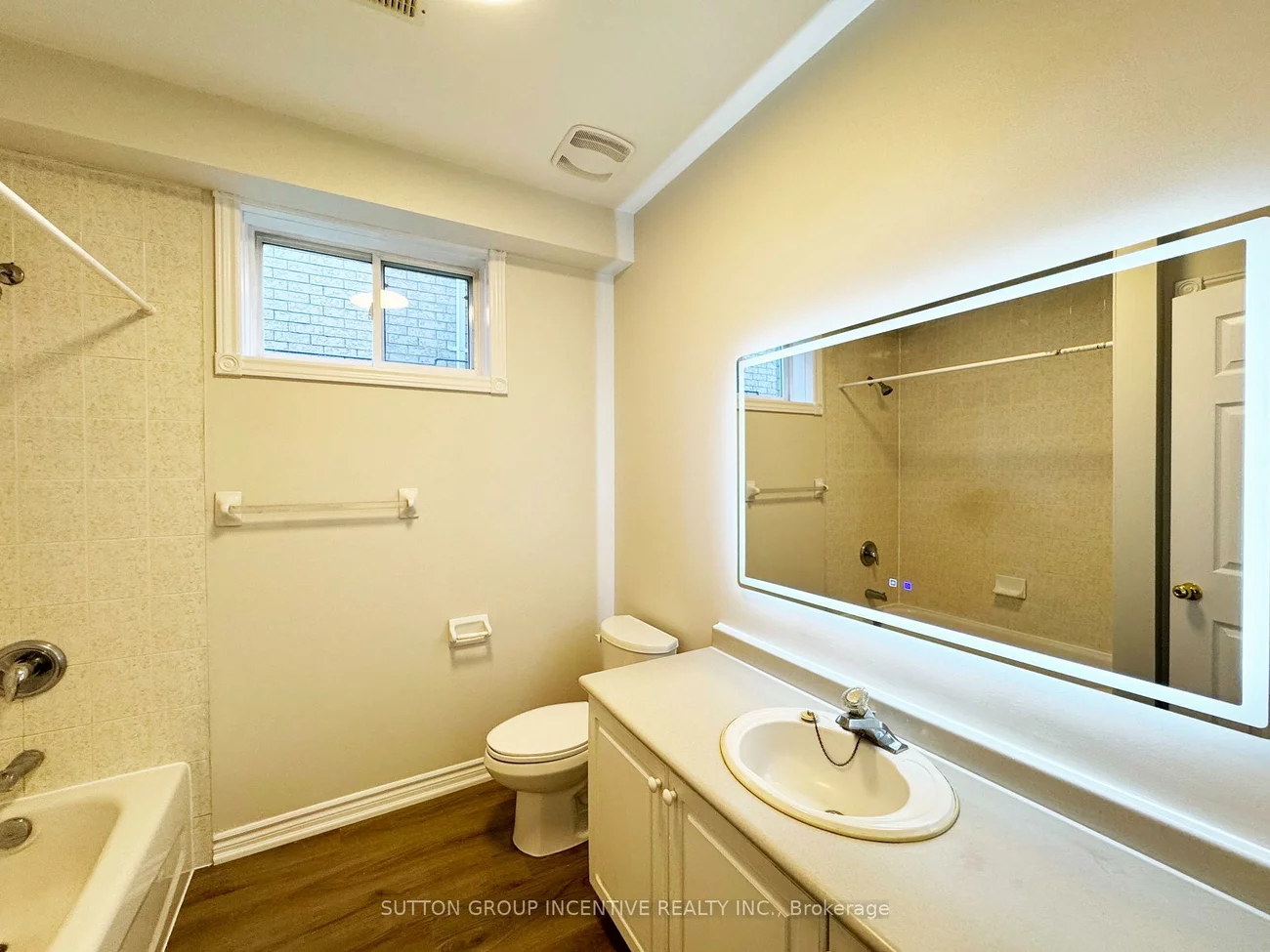 18, Forest Dale, Little Lake, Barrie