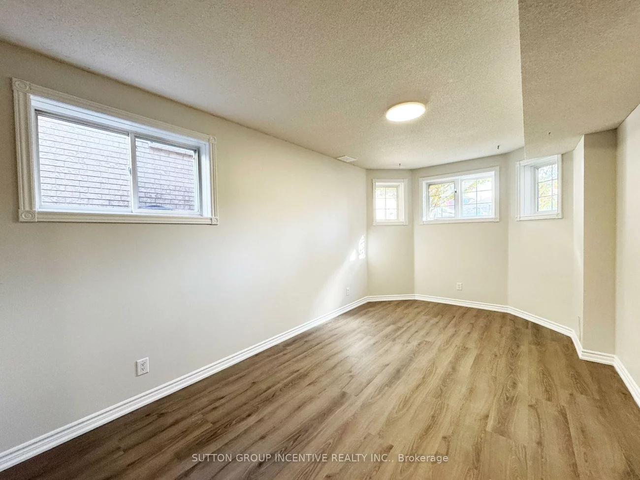 18, Forest Dale, Little Lake, Barrie