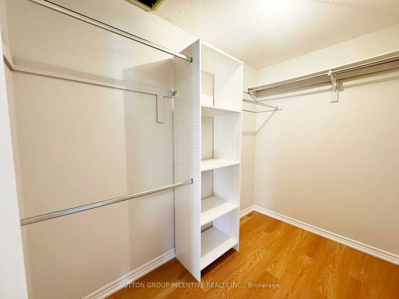 18, Forest Dale, Little Lake, Barrie