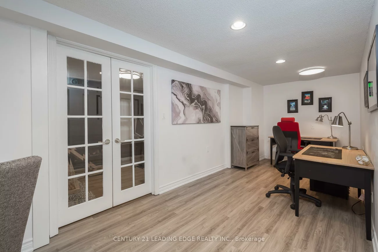 13, Gordon, West Bayfield, Barrie