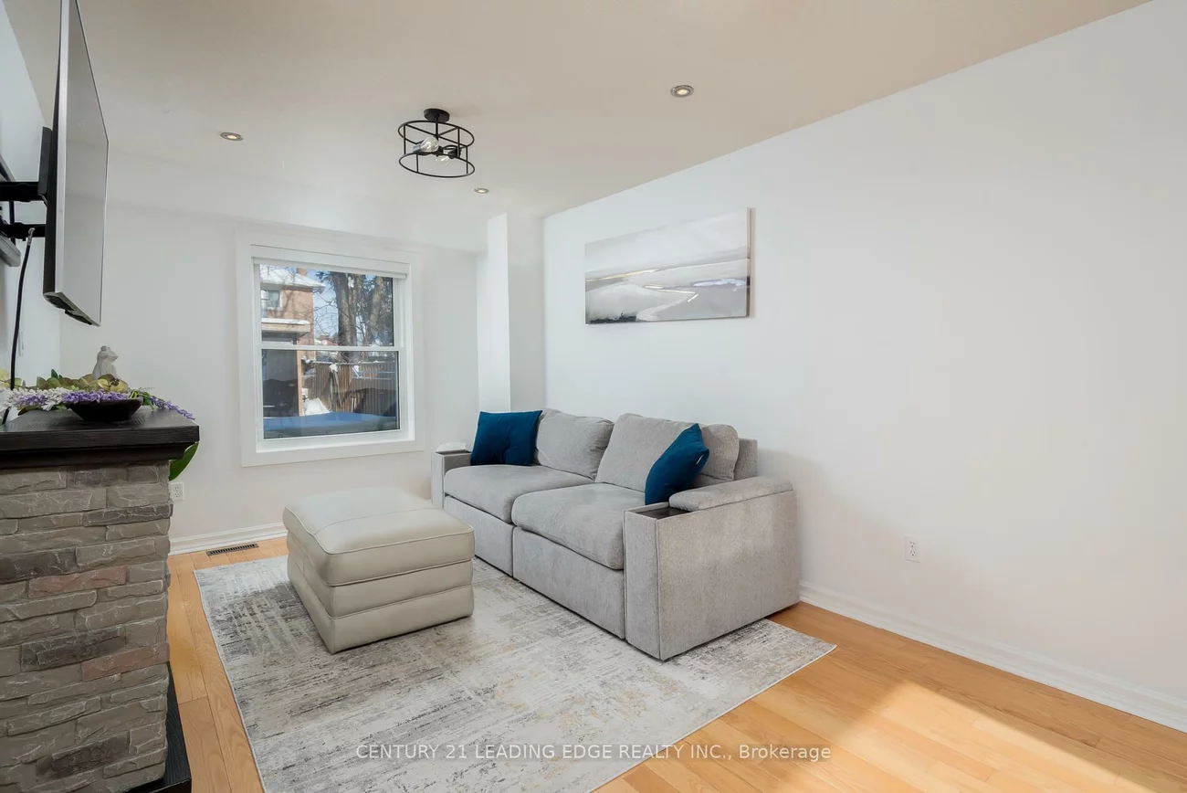 13, Gordon, West Bayfield, Barrie