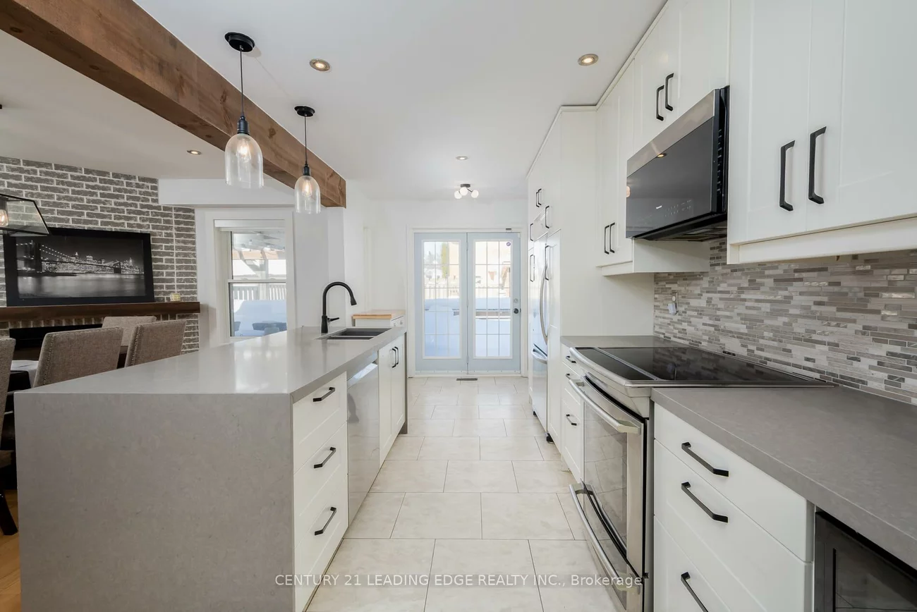 13, Gordon, West Bayfield, Barrie