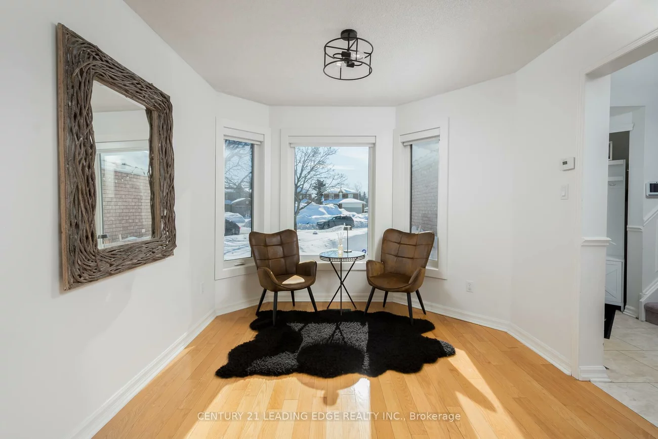 13, Gordon, West Bayfield, Barrie