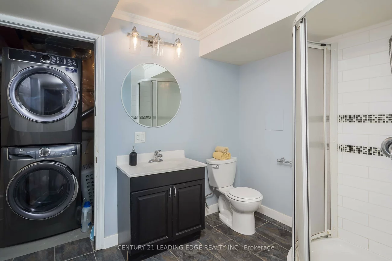 13, Gordon, West Bayfield, Barrie