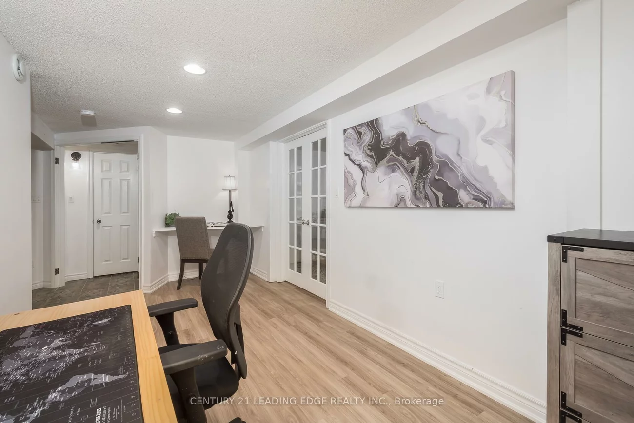 13, Gordon, West Bayfield, Barrie