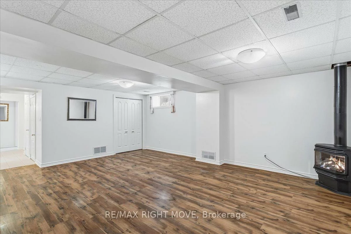 110, Livingstone, West Bayfield, Barrie