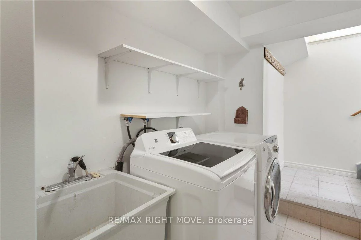 110, Livingstone, West Bayfield, Barrie