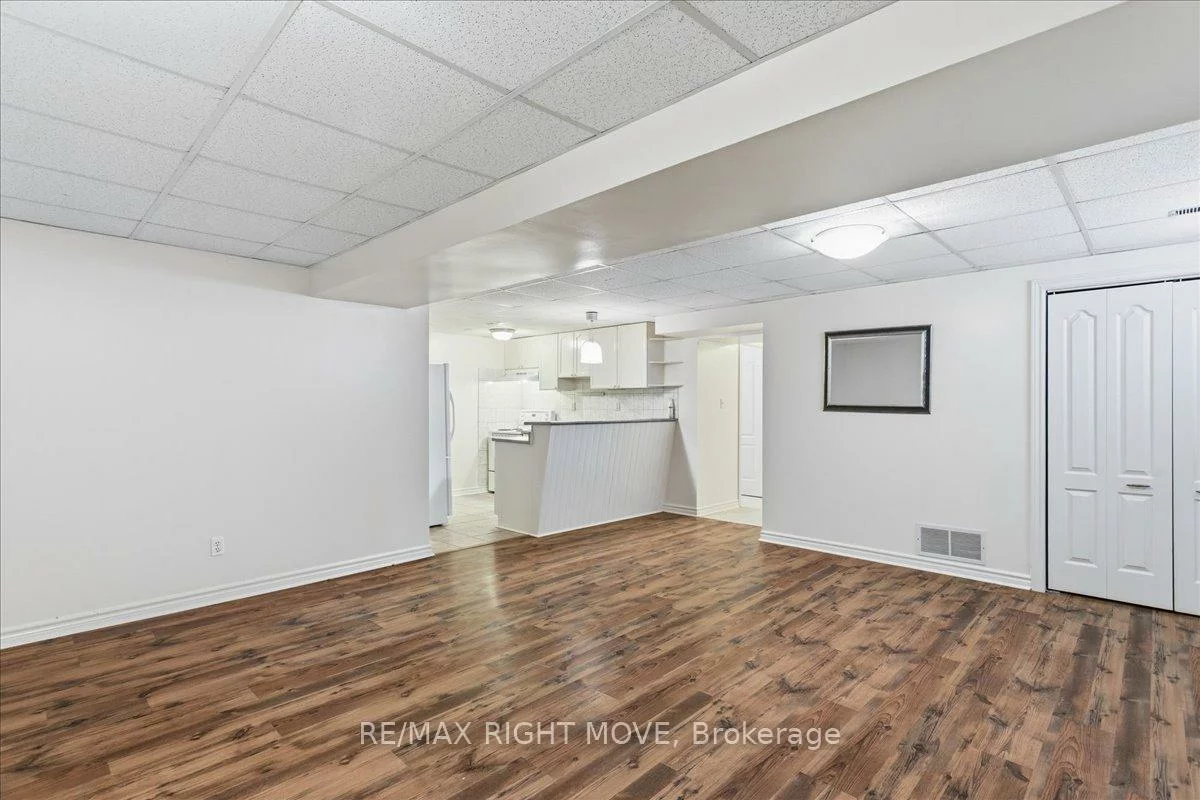 110, Livingstone, West Bayfield, Barrie