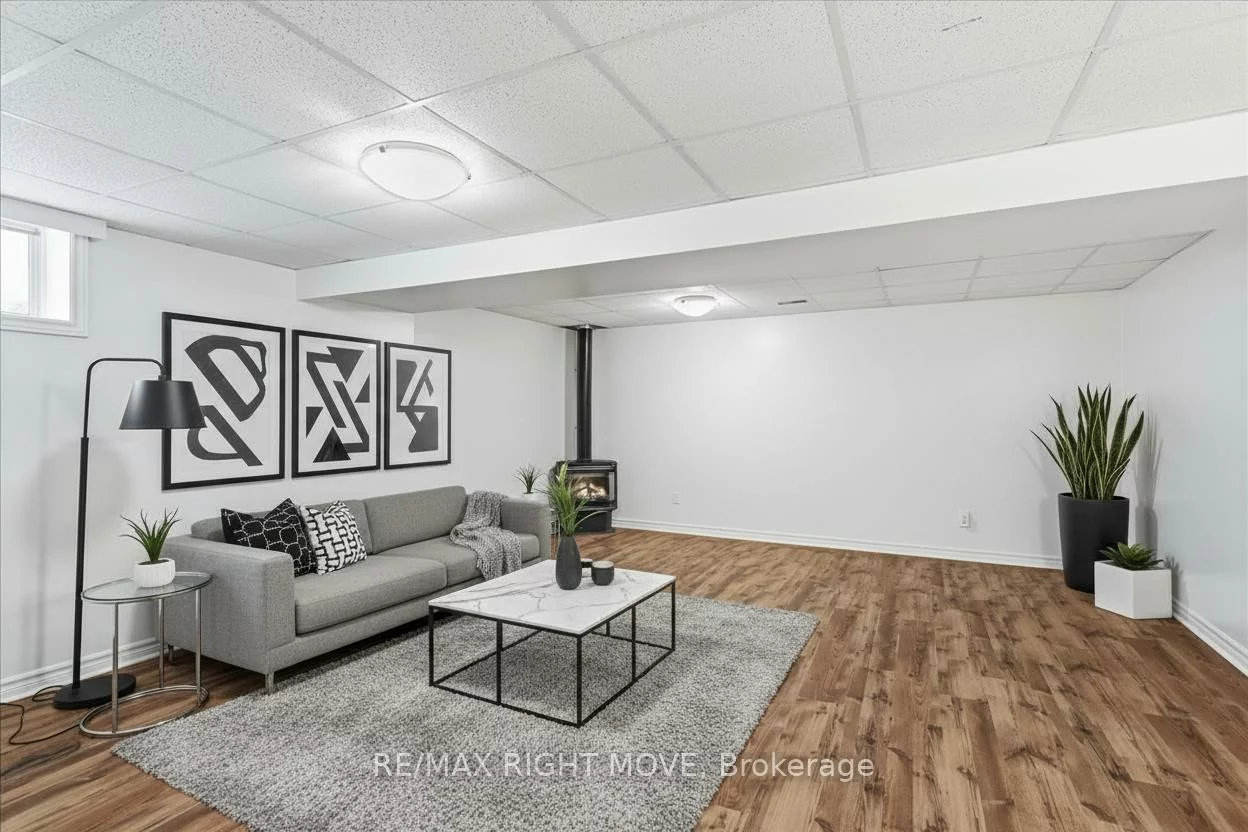 110, Livingstone, West Bayfield, Barrie