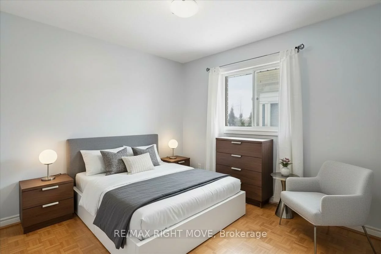 110, Livingstone, West Bayfield, Barrie