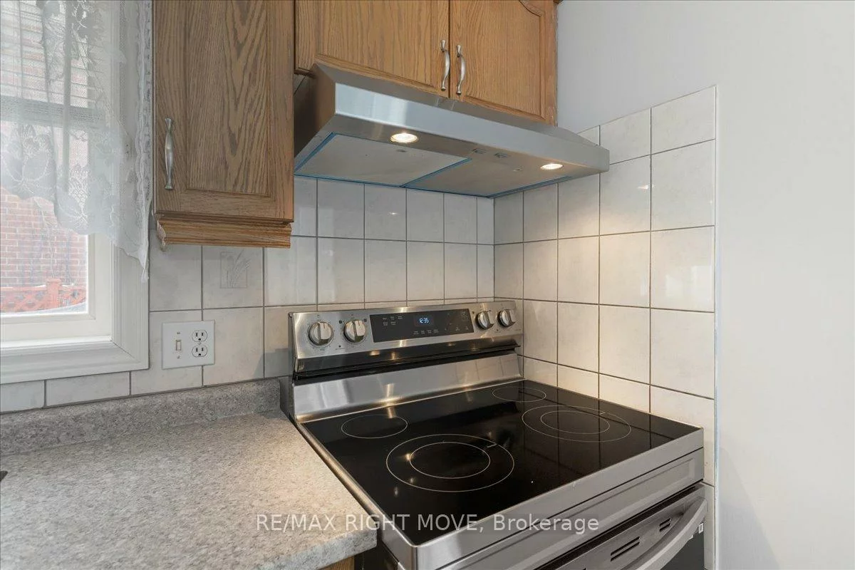 110, Livingstone, West Bayfield, Barrie