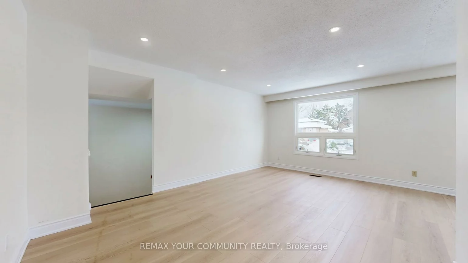 14, Lonsdale, Grove East, Barrie