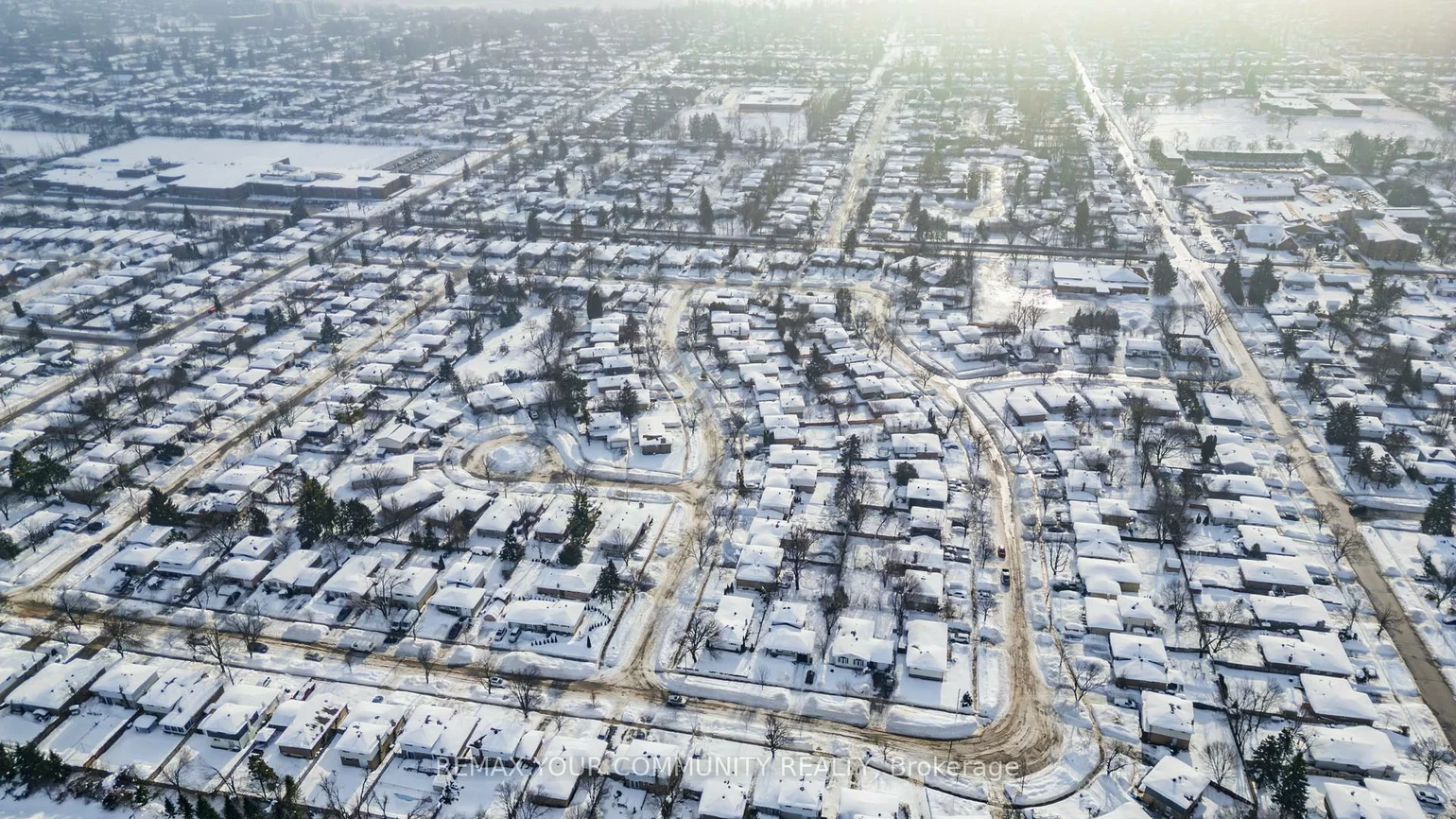 14, Lonsdale, Grove East, Barrie