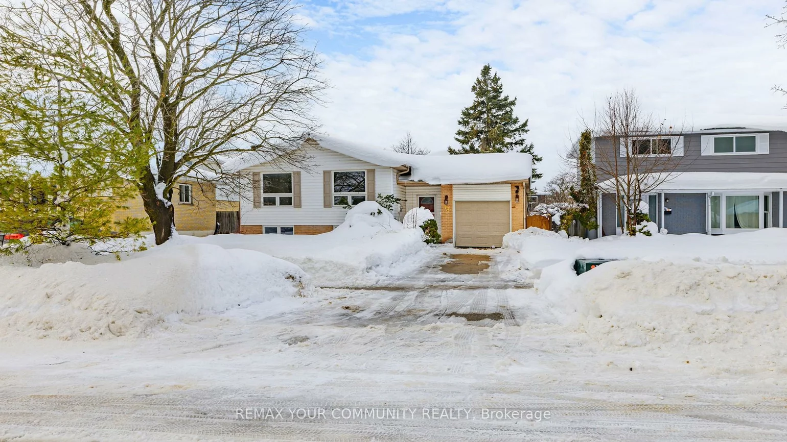 14, Lonsdale, Grove East, Barrie