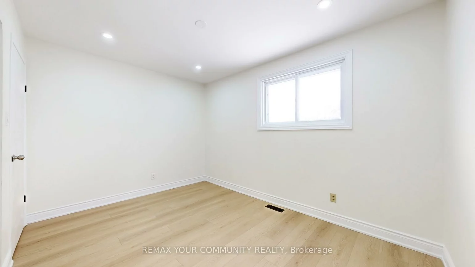 14, Lonsdale, Grove East, Barrie