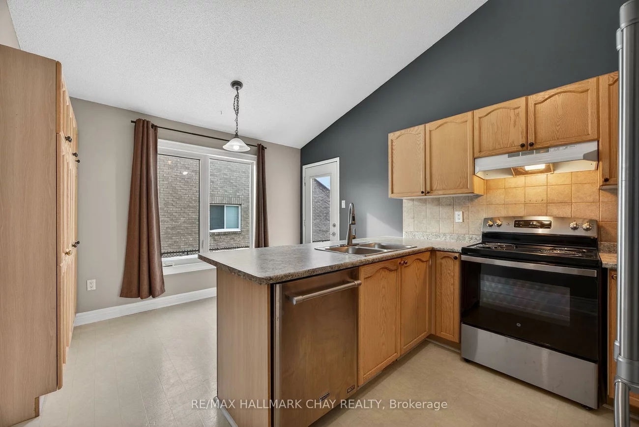 12, Webb, Painswick North, Barrie