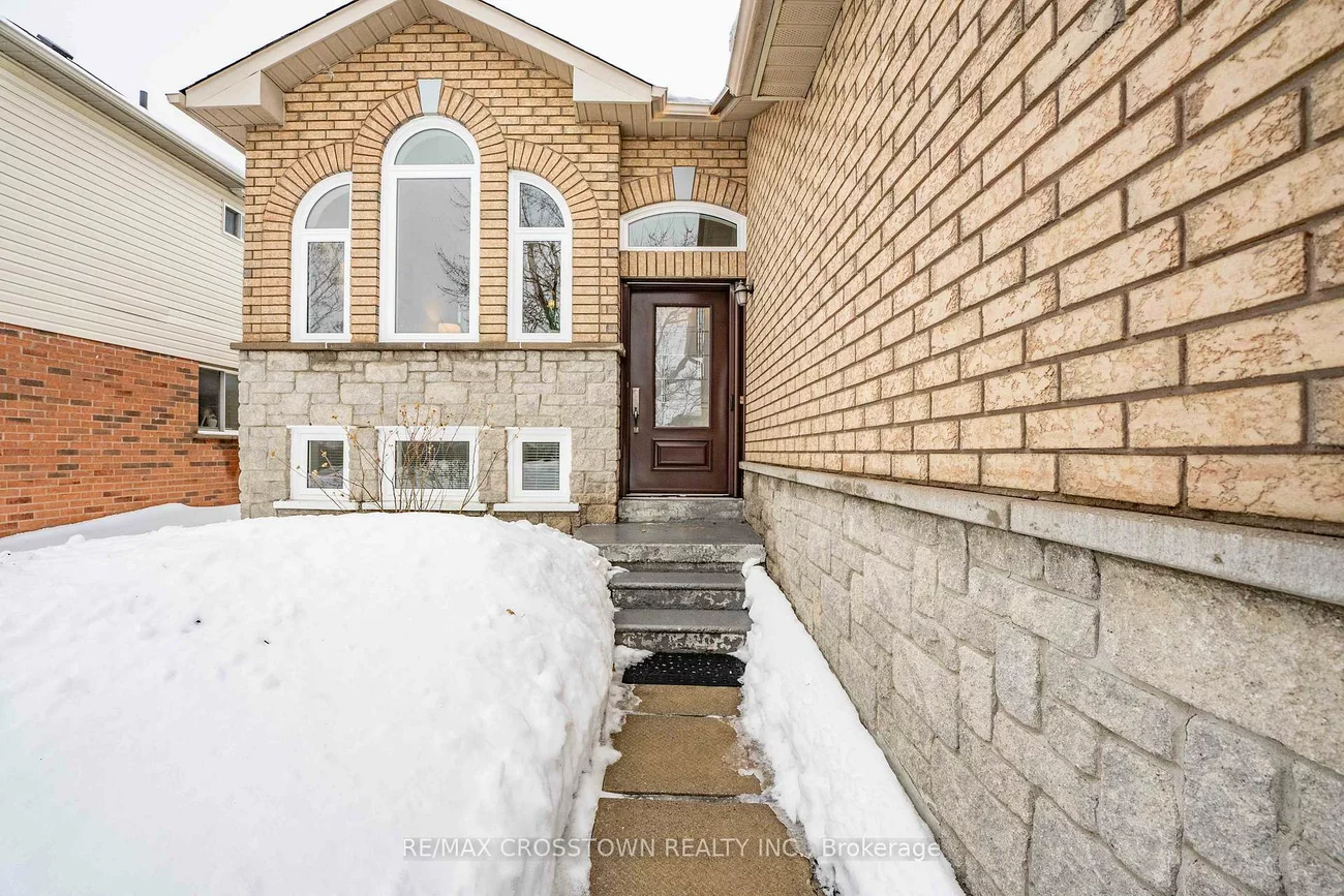 36, Leslie, Holly, Barrie