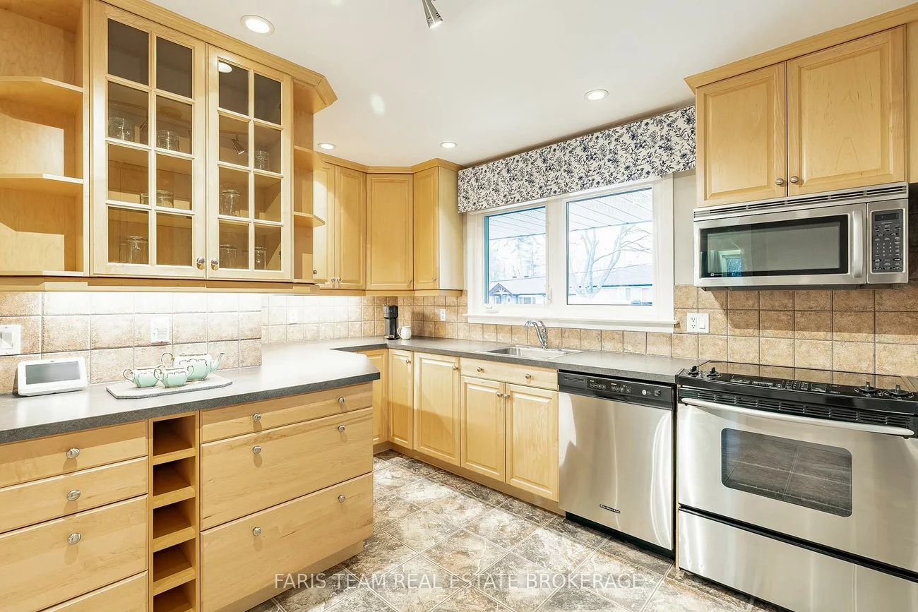 15, Davidson, Wellington, Barrie