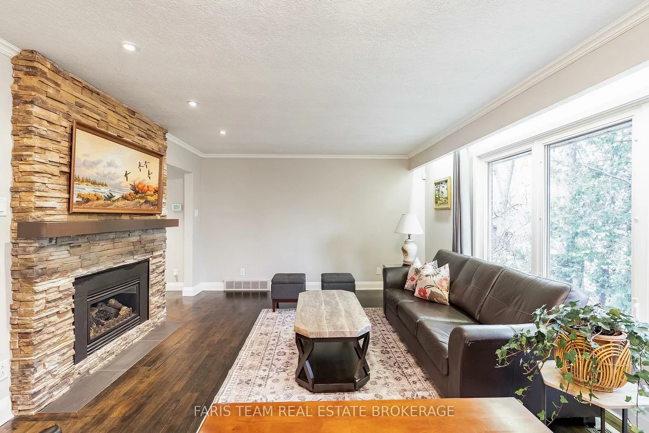 15, Davidson, Wellington, Barrie