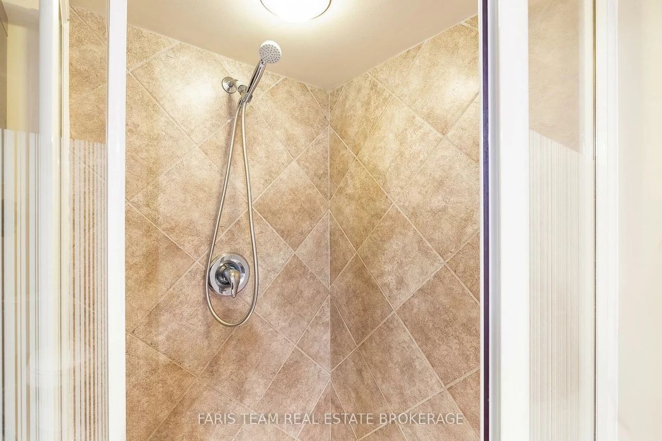 15, Davidson, Wellington, Barrie