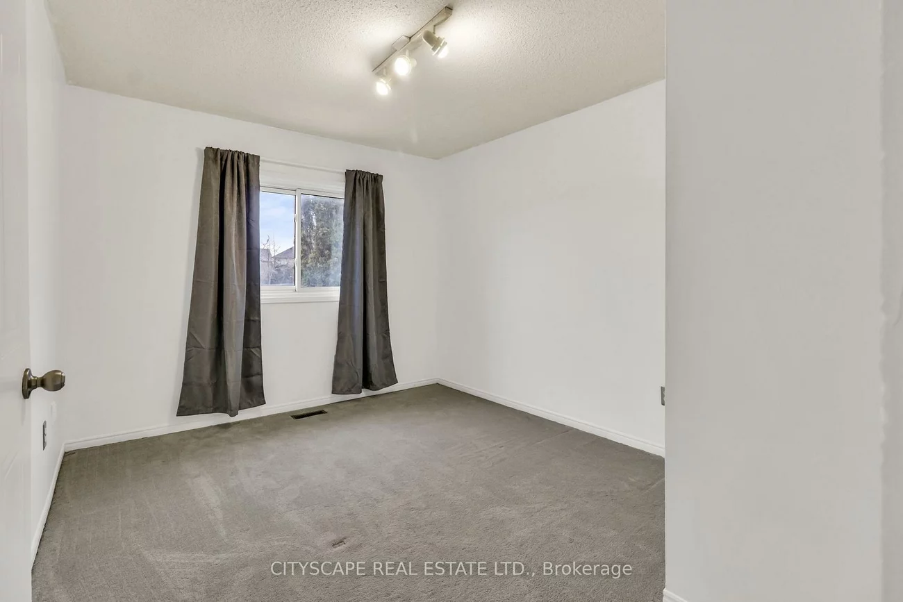 79, Weatherup, West Bayfield, Barrie