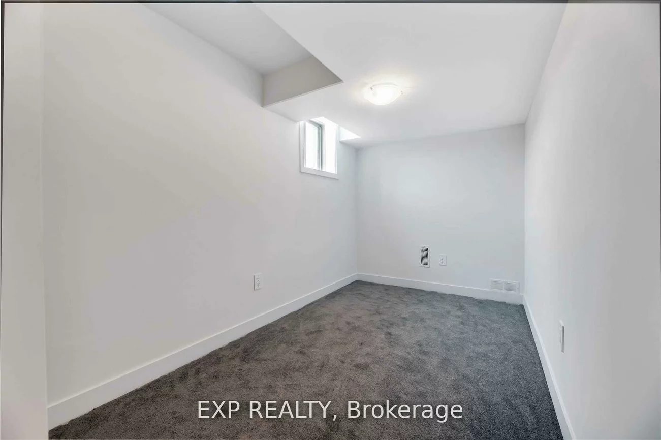 11, Evergreen, Painswick South, Barrie