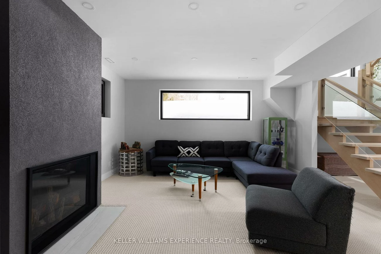 236, Cox Mill, Painswick North, Barrie