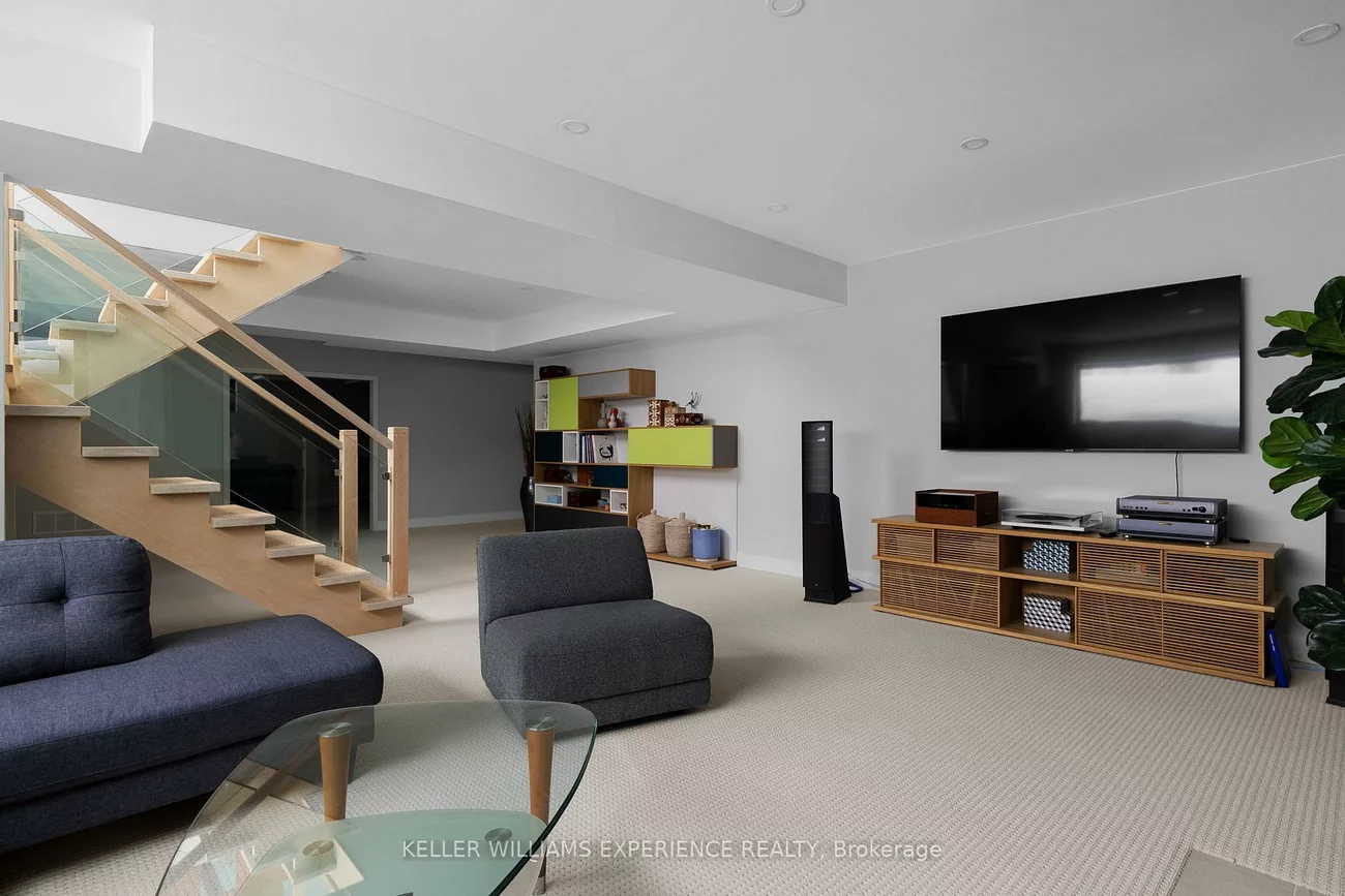 236, Cox Mill, Painswick North, Barrie