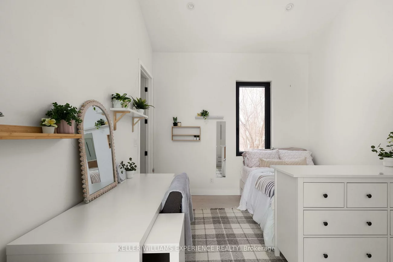 236, Cox Mill, Painswick North, Barrie