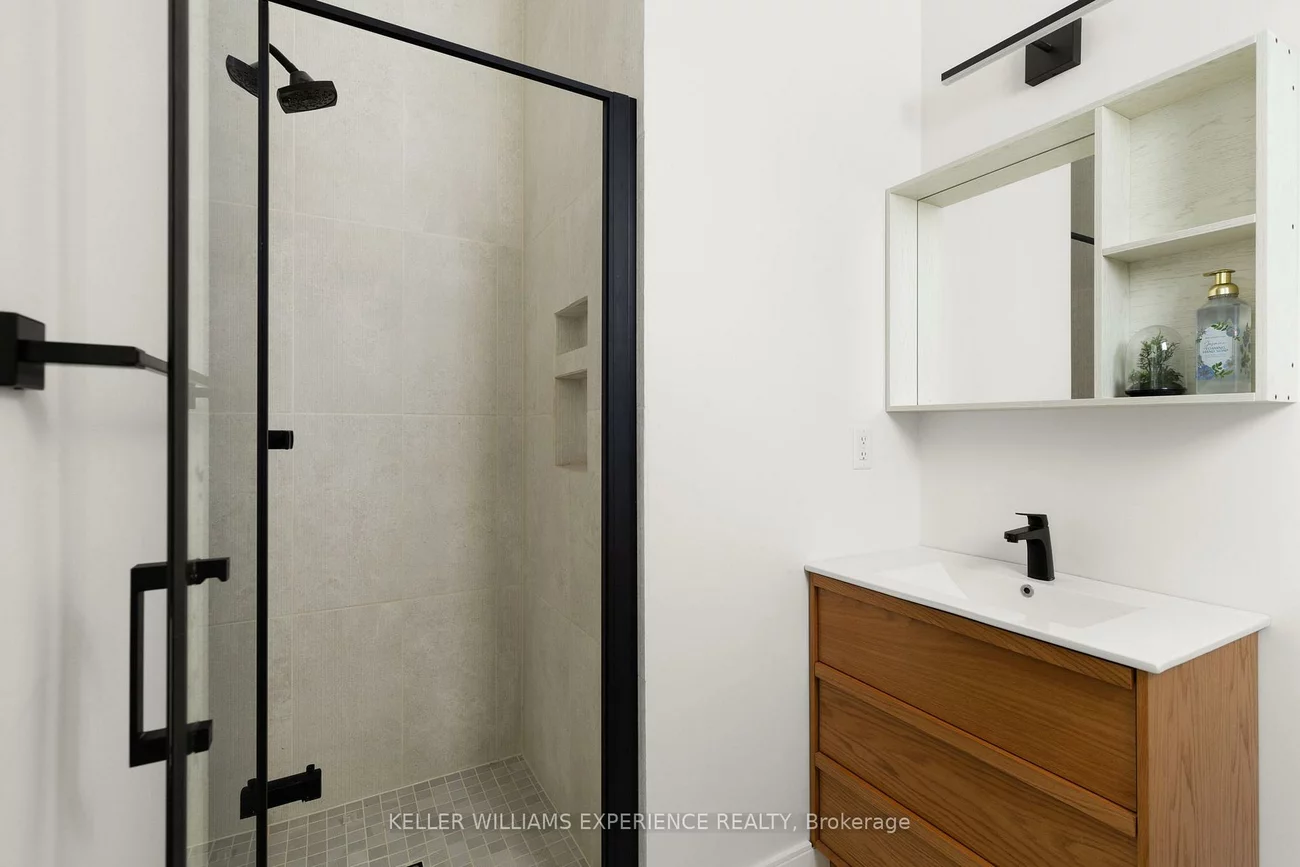 236, Cox Mill, Painswick North, Barrie