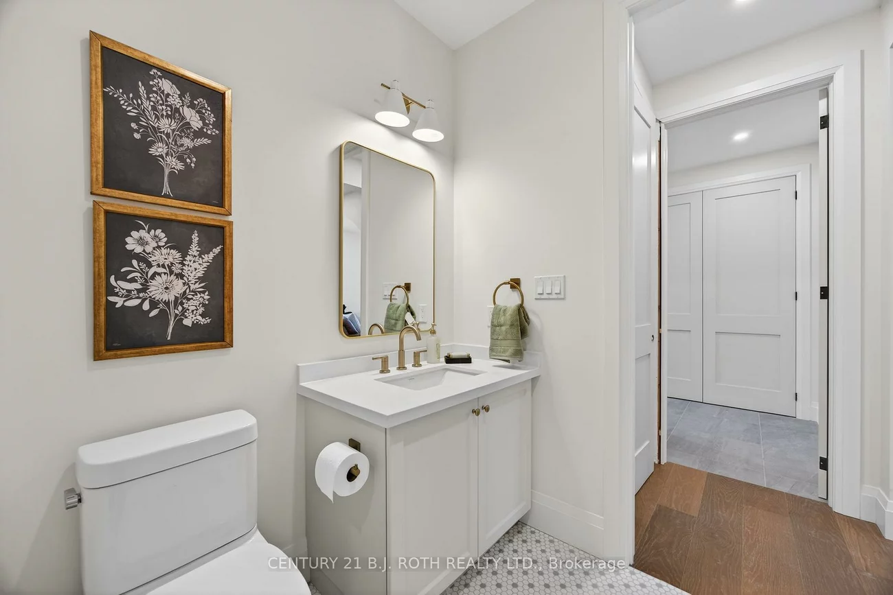 75, Vancouver, Codrington, Barrie