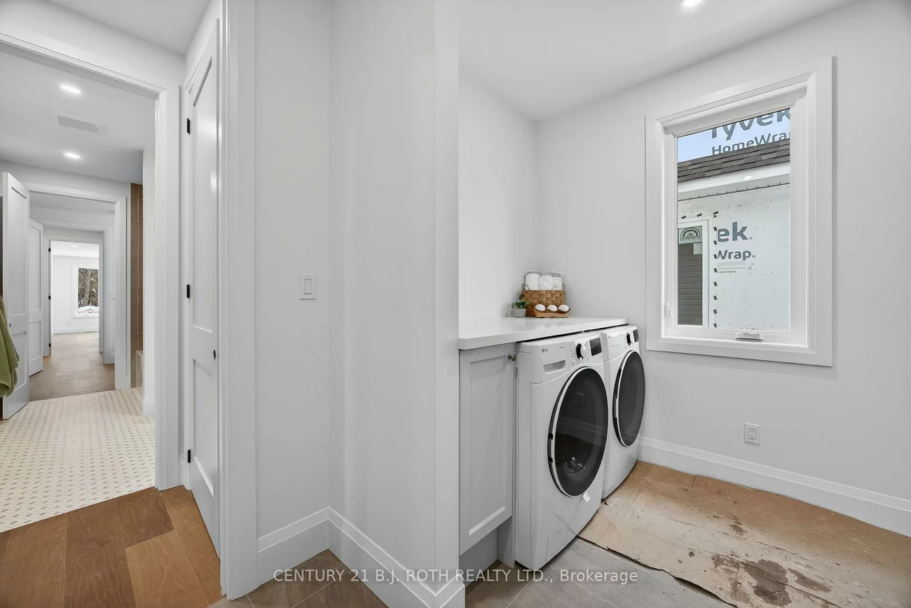 75, Vancouver, Codrington, Barrie