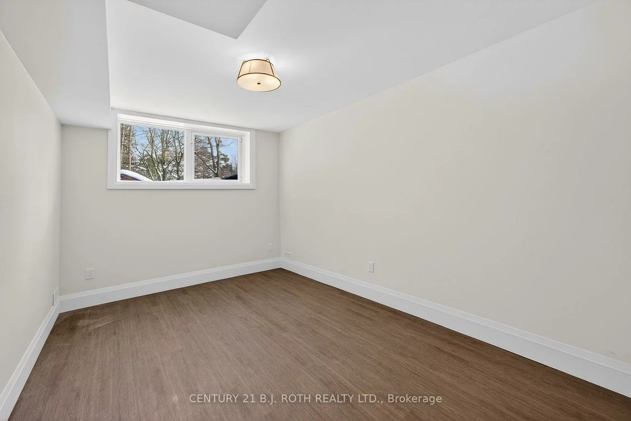 75, Vancouver, Codrington, Barrie