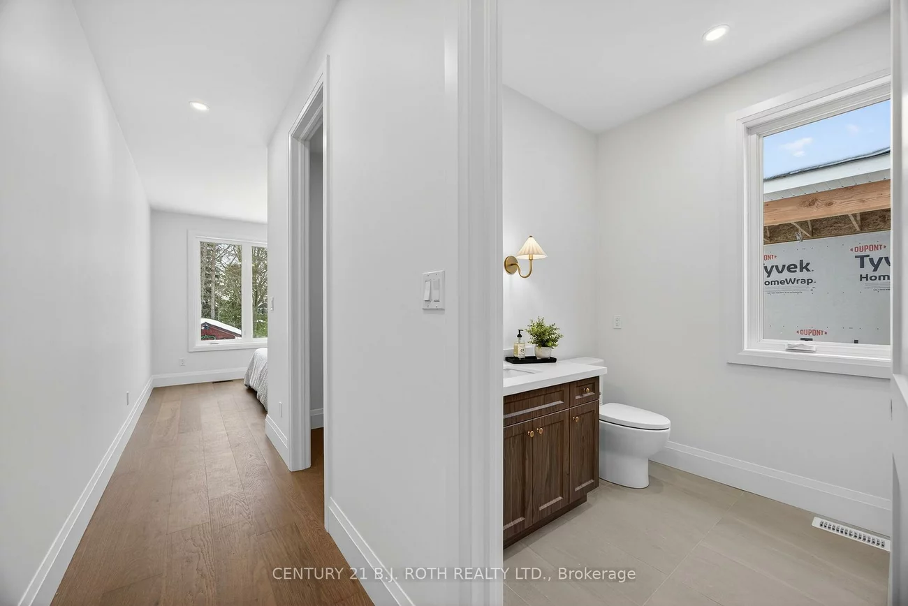 75, Vancouver, Codrington, Barrie