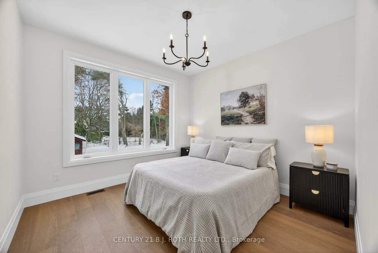 75, Vancouver, Codrington, Barrie