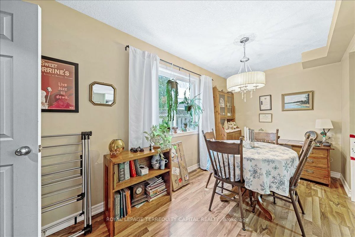 102, Henry, Wellington, Barrie