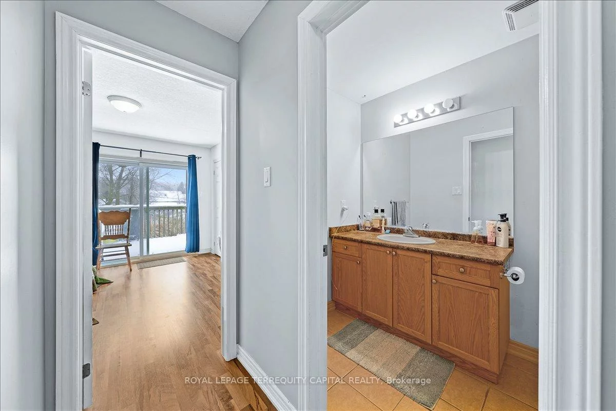 102, Henry, Wellington, Barrie