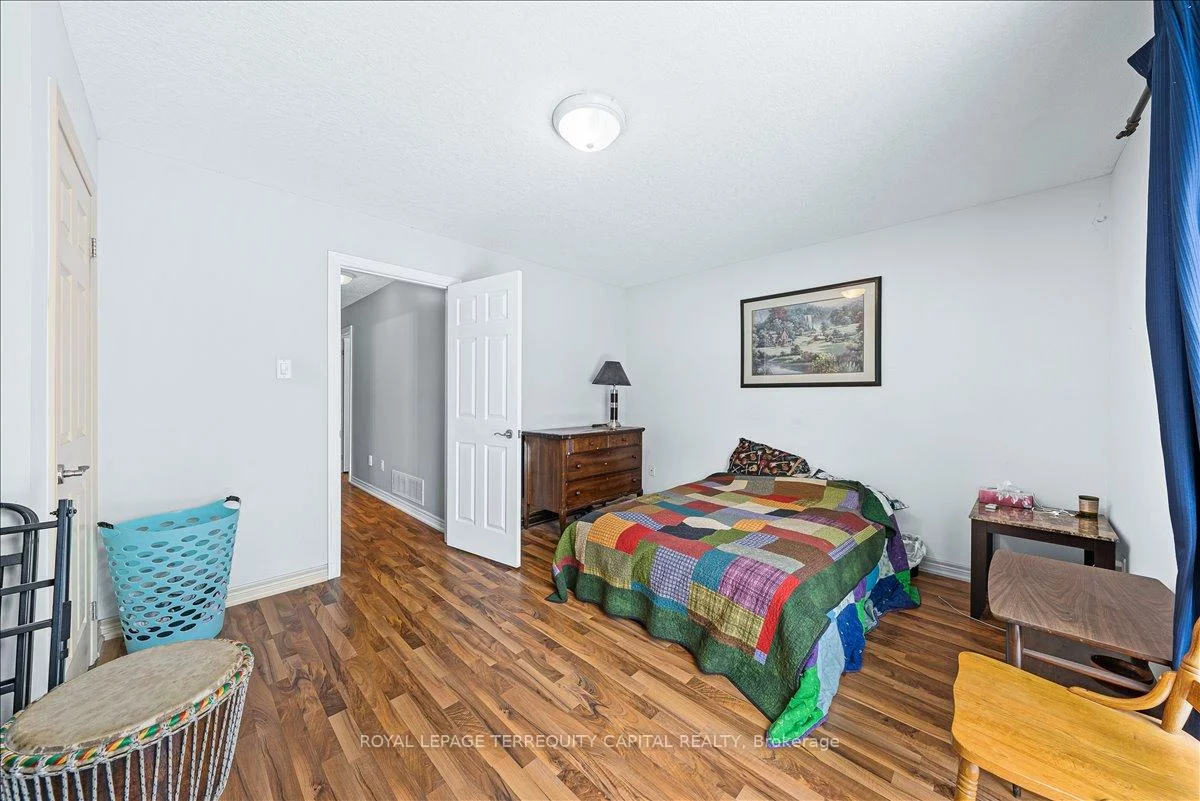 102, Henry, Wellington, Barrie