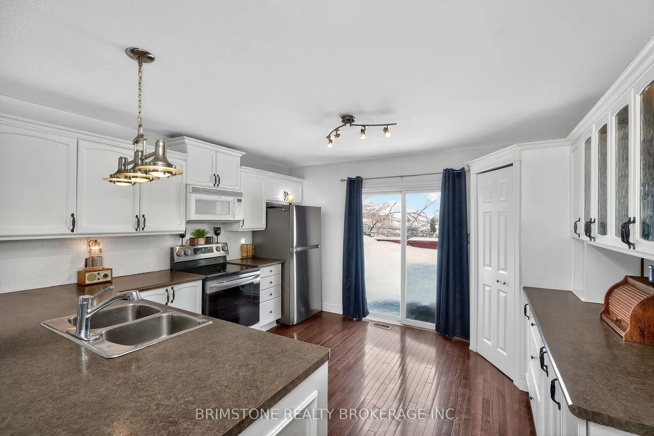 22, Dykstra, Holly, Barrie